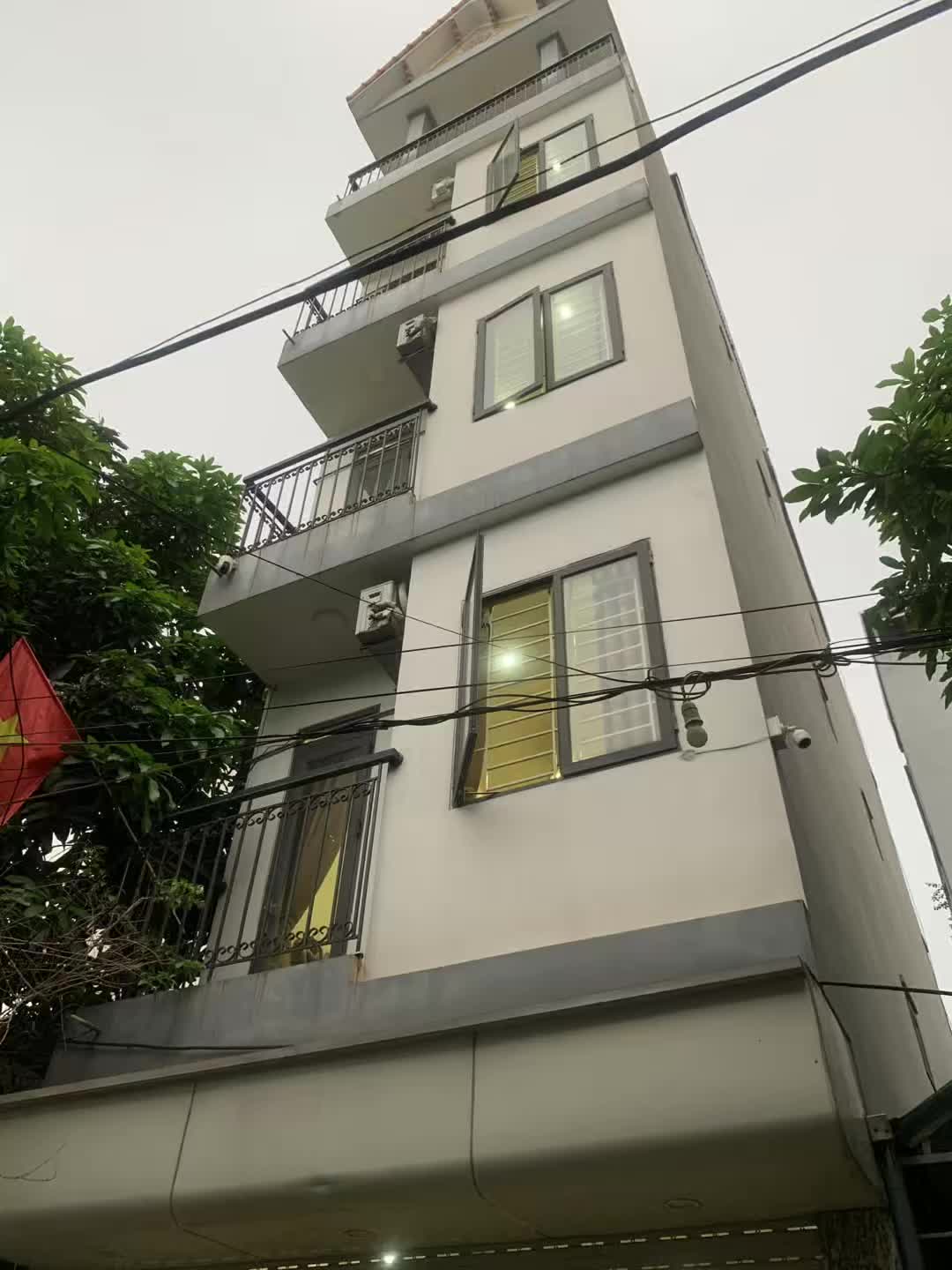 Bán nhà 5 tầng diện tích sàn 50m2/sàn tại Phường Long Biên. Sổ đỏ Chính chủ, ko dính quy hoạch. Ngay chân cầu Vĩnh Tuy, gần Aeon mall. 23 tỷ (Hiếm) - ảnh 2