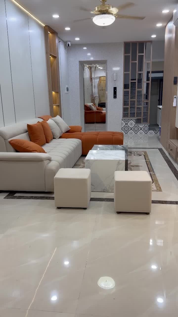 QUAN  Nhân 40m,  6 tầng thang máy,mt 4m.
Giá  12 tỷ thương lượng 
6 TẦNG THANG MÁY - GẦN OTO  - ảnh 2