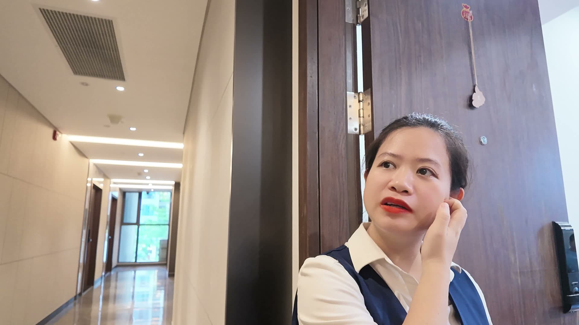 Chính chủ căn 2 ngủ + view biển tầng cao đẹp - ảnh 2